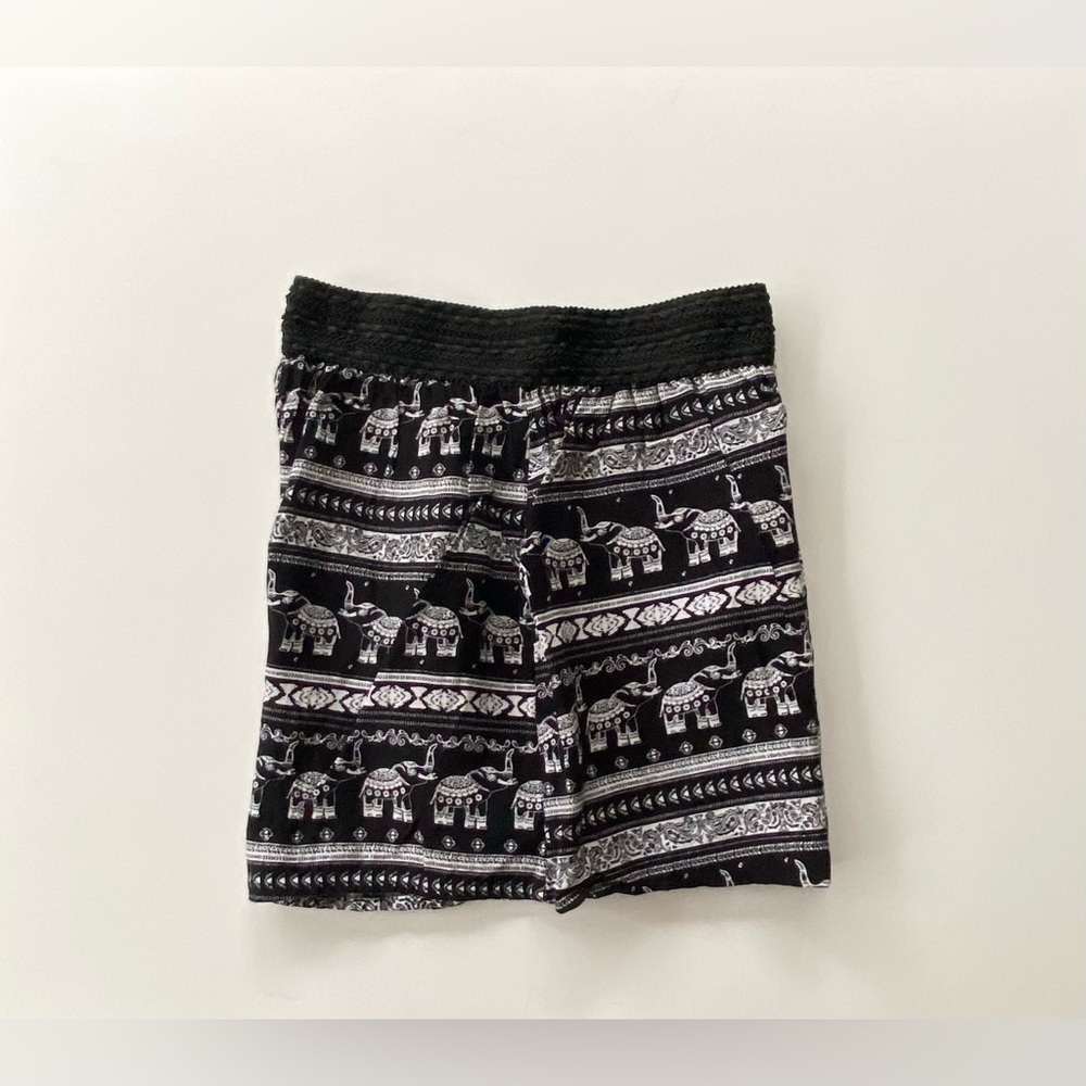 H&M Loves Coachella Elephant & Geometric Print Designed Shorts Sz:2 - Picture 6 of 6